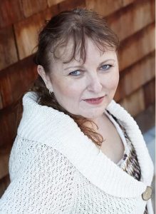 Lynn Cahoon author