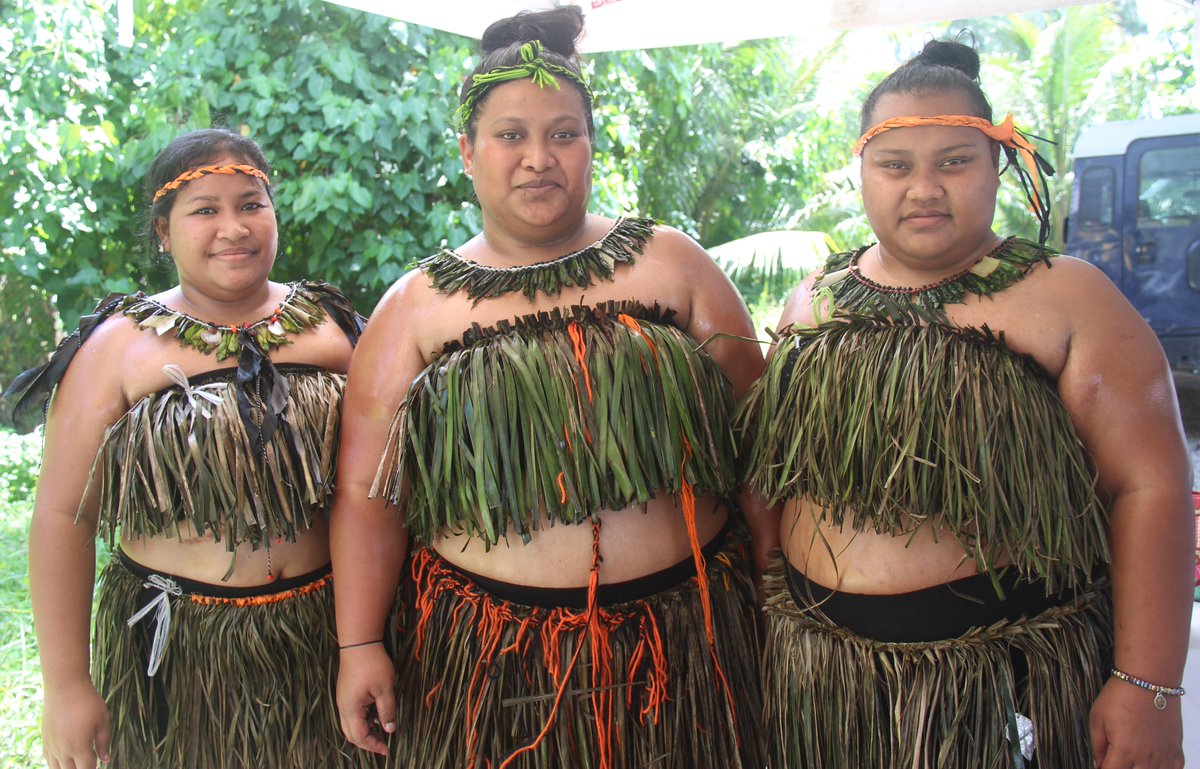 nauru - Vivian Lawry