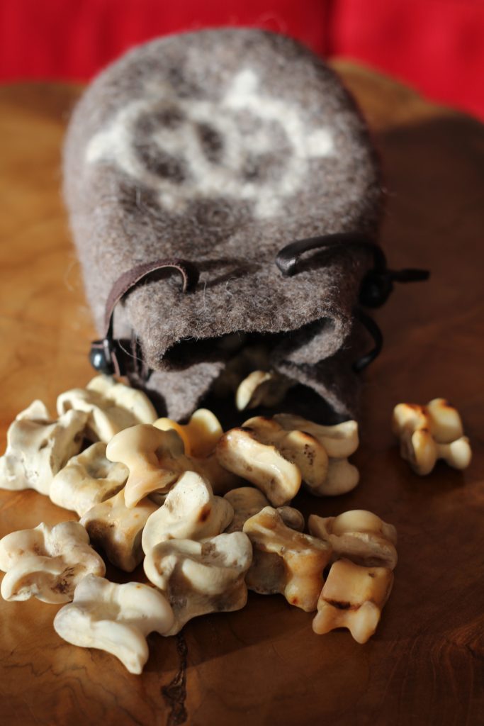 Mongolian astragli fortune telling bones